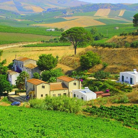 Вилла Agriturismo Tarantola Алкамо Экстерьер фото